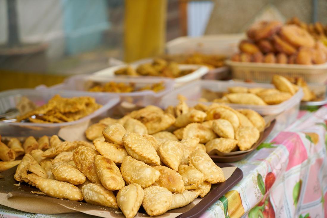 tray-with-pies