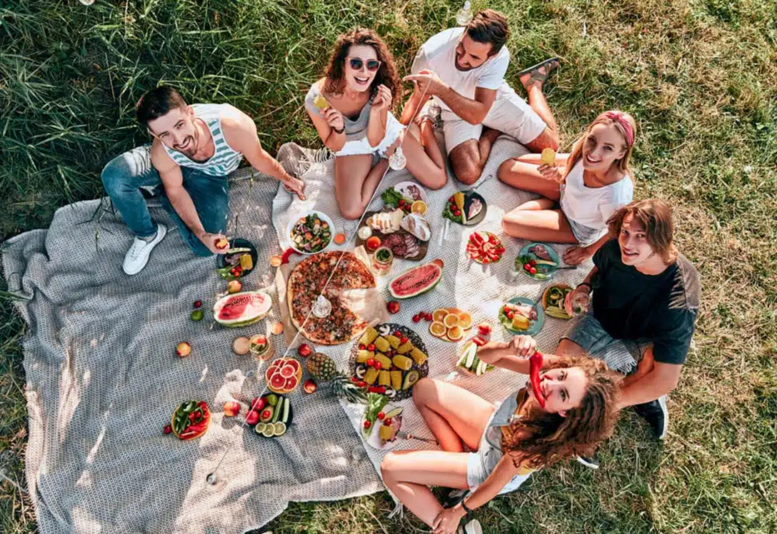 amigos-celebran-picnic