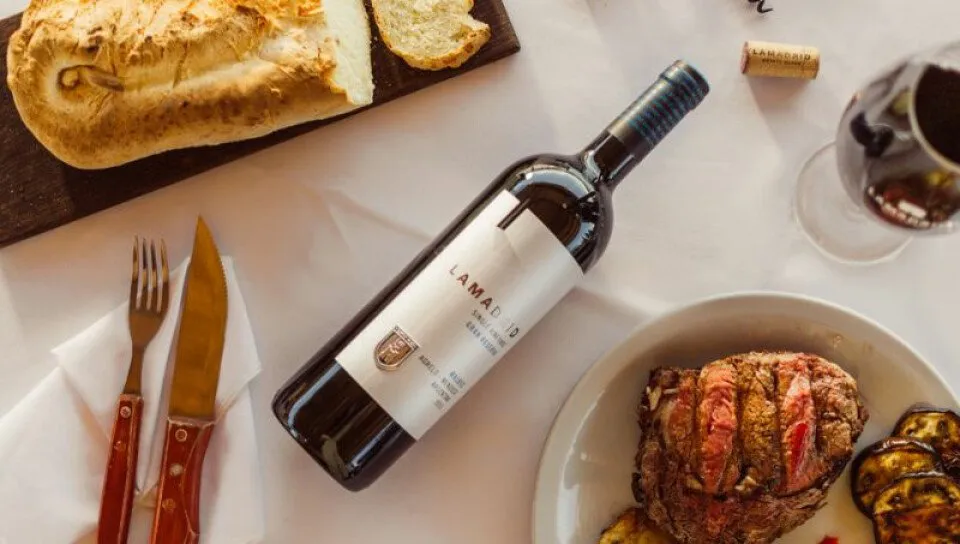 vinos-lamadrid-comidas-medium-size