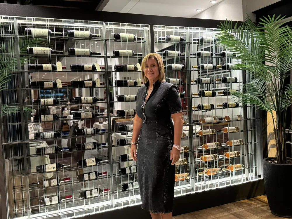 Karina en la cava PC