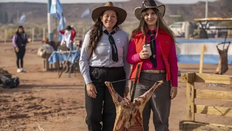 mujeres-asado-vacamuerts.jpg