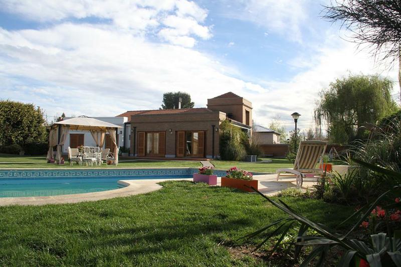 10659161_694715147276803_5120756424407297572_n