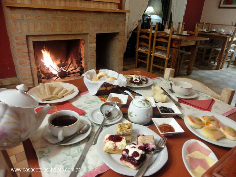 459606_308715225885336_1106176128_o