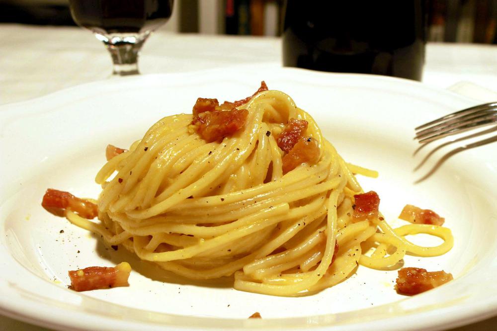 Pasta-a-la-carbonara-con-guanciale-y-pecorino_5693-1536x1024