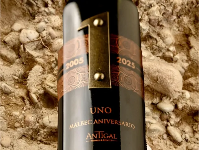 Uno Antigal Aniversario